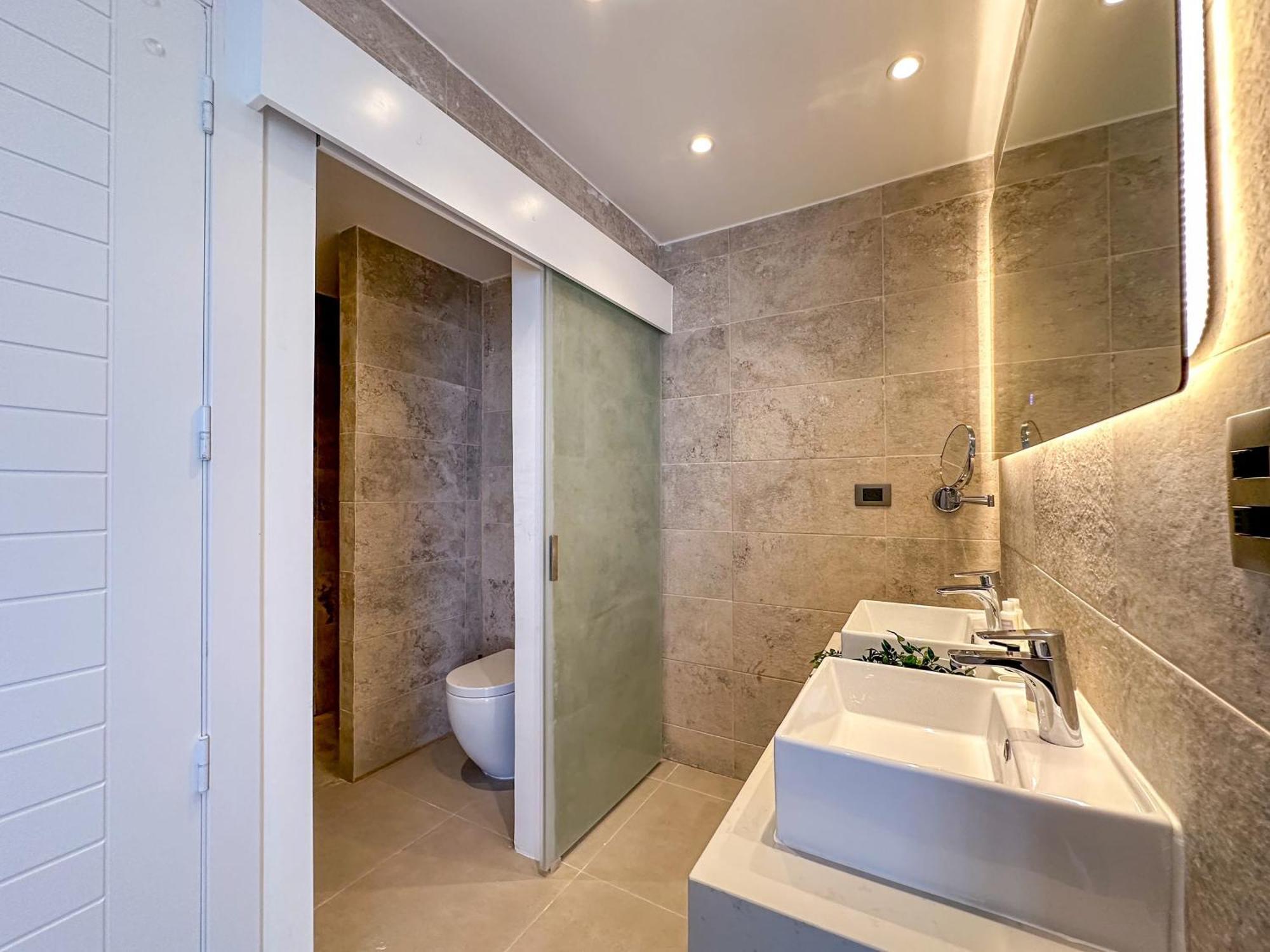 Fantastic New Penthouse W Rooftop Picuzzi Appartement *