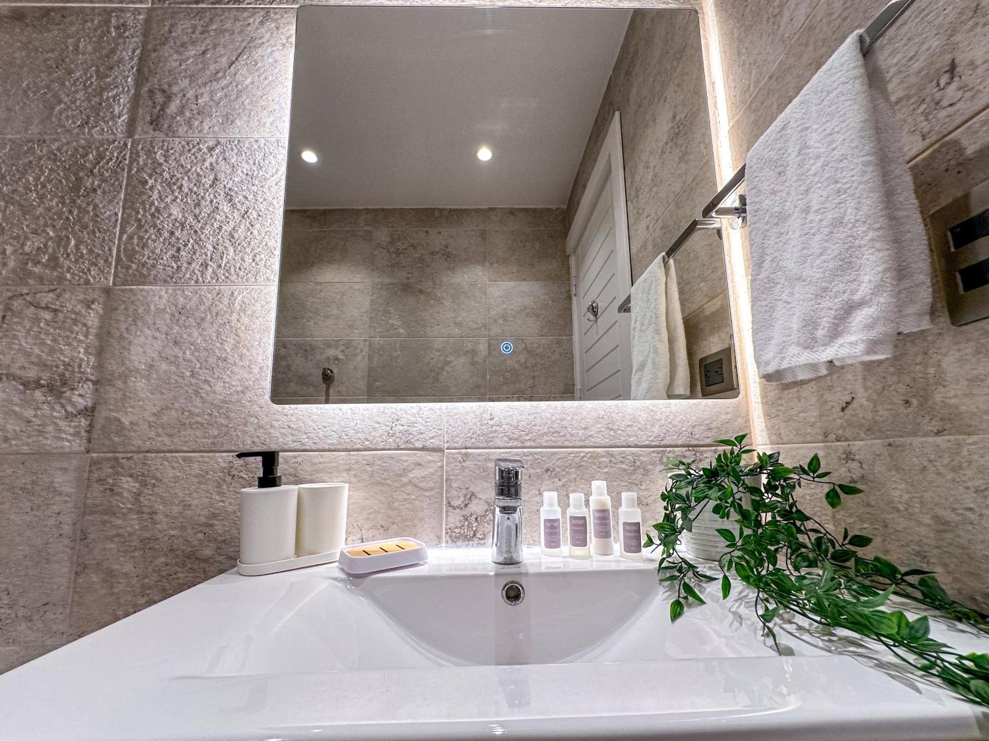 Fantastic New Penthouse W Rooftop Picuzzi Appartement *